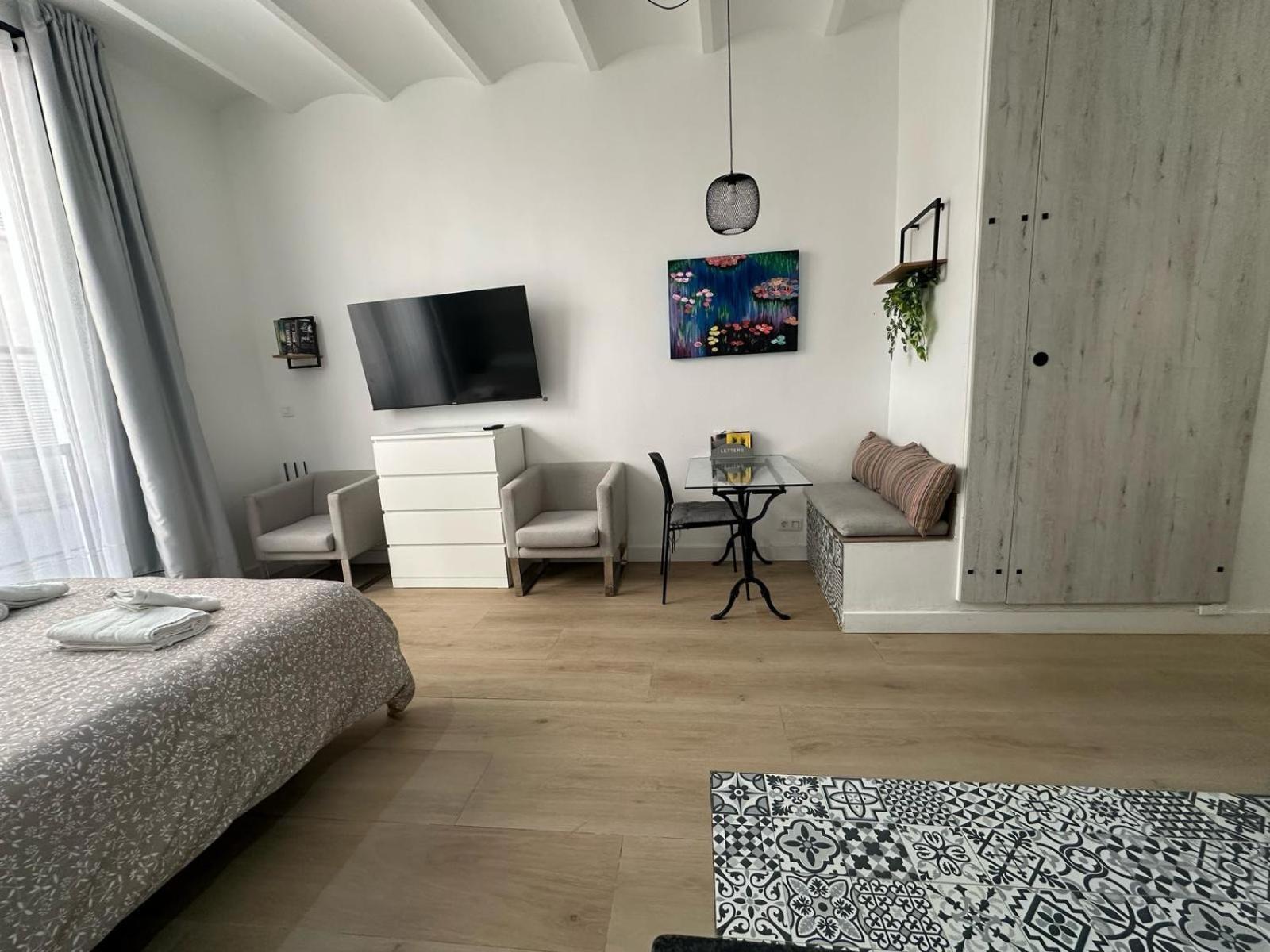 A H Rentals Monet Estudio บินารอส ภายนอก รูปภาพ